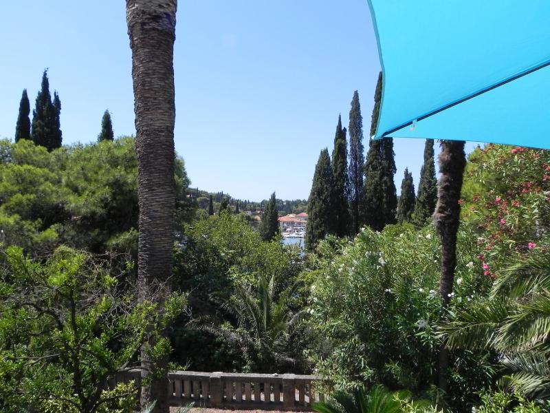 Villa Tiha - image 25