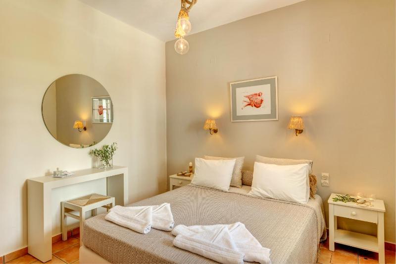 One-Bedroom Apartment image 4