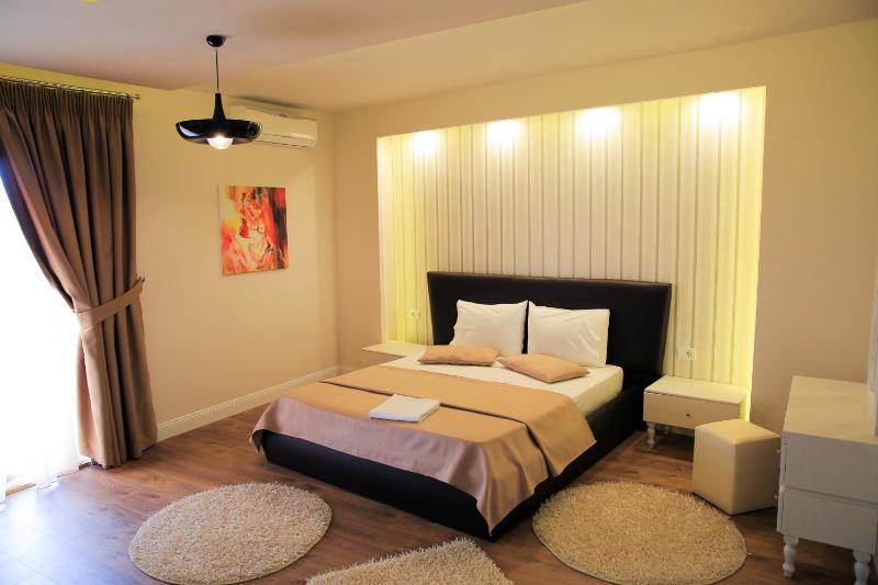Deluxe Double Room image 3
