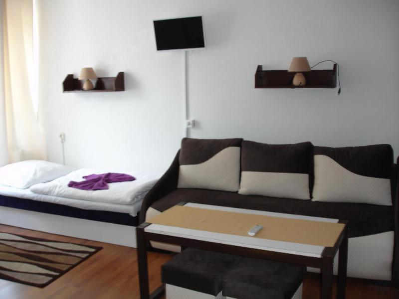 Quadruple Room image 3