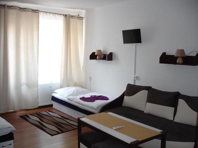 Quadruple Room image 2