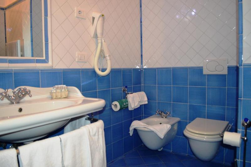 Standard Double or Twin Room with Sea View image 4