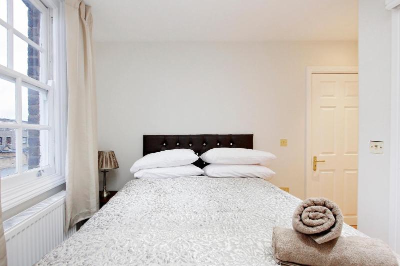 Double Room image 4