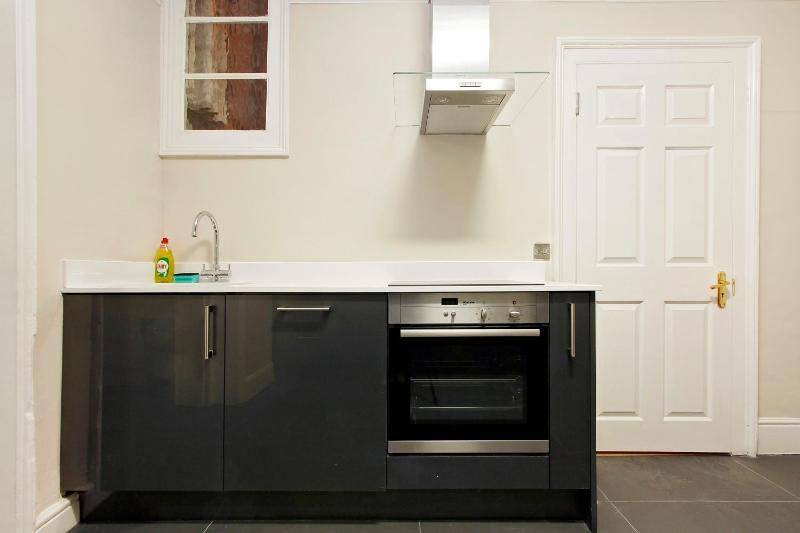Studio Apartment image 2
