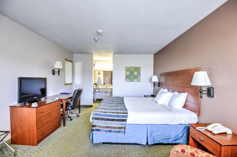 King Room - Non-Smoking image 3