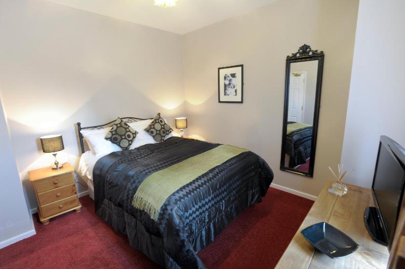 Standard Double Room image 4
