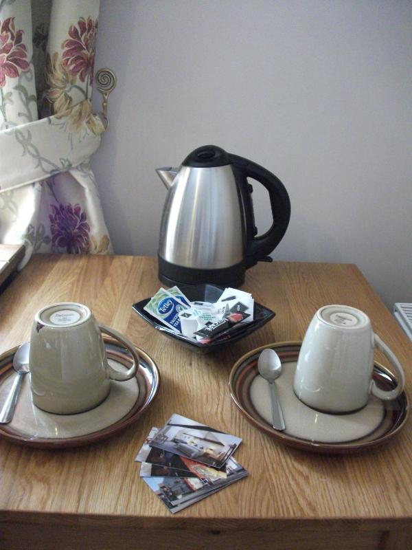 Standard Double Room image 3