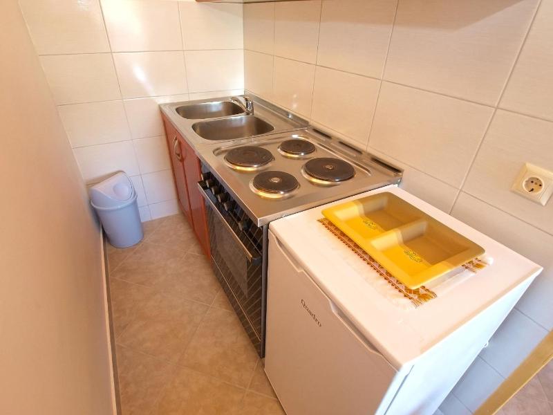 Studio Apartment image 3