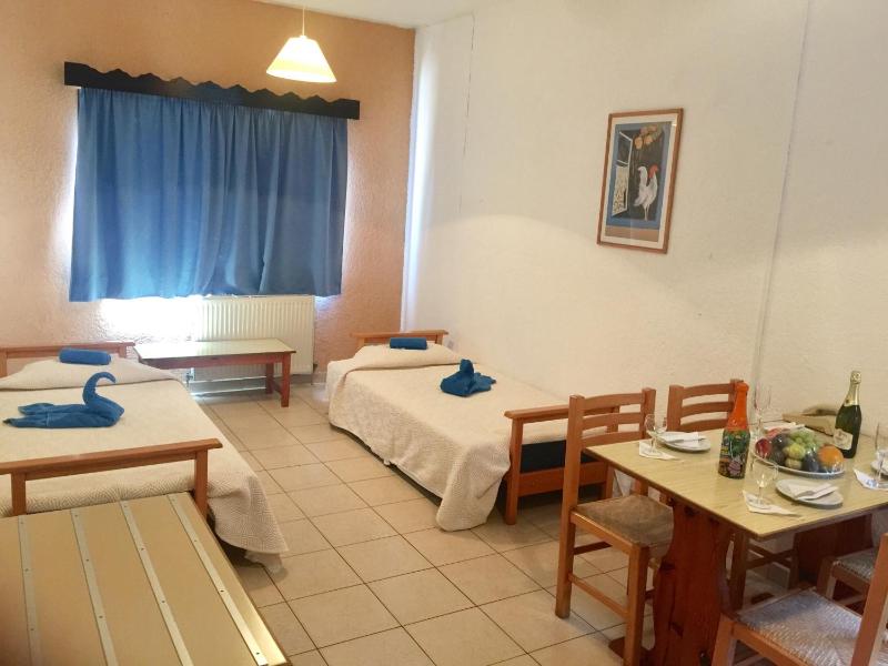 One-Bedroom Apartment image 3