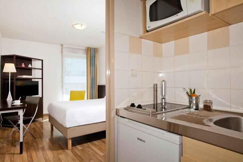 One-Bedroom Apartment (4 Adults) image 3