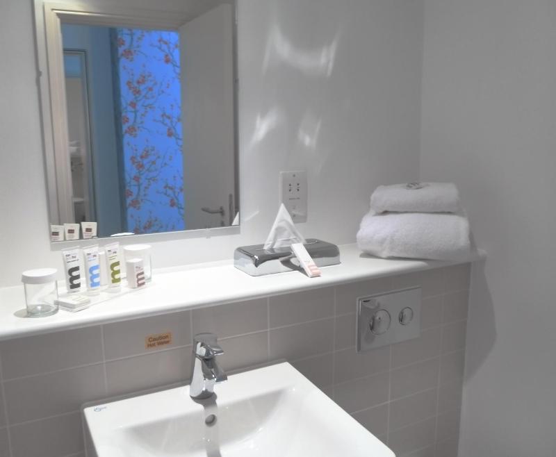 Standard Double Room image 3