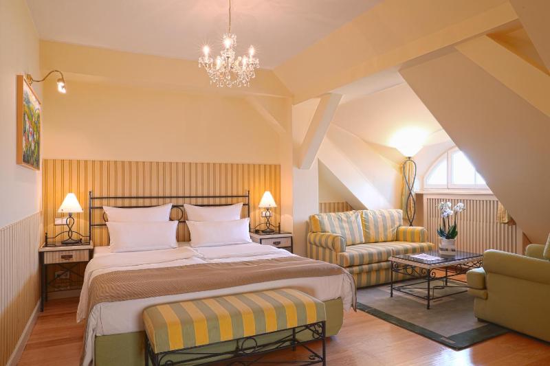 Double Room image 2