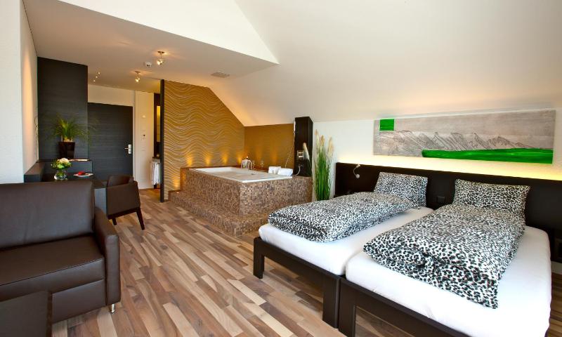 Junior Suite with Spa Bath image 1