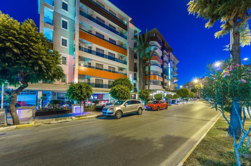 Lonicera City Hotel - image 35