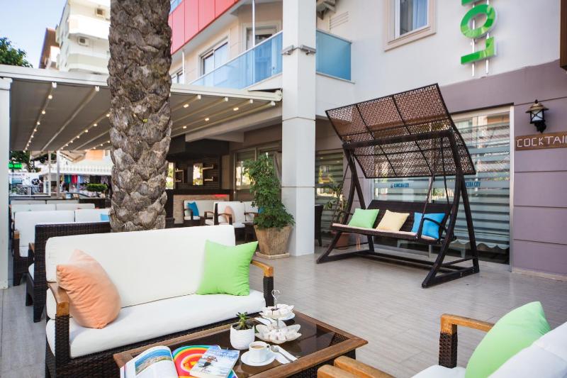 Lonicera City Hotel - image 2