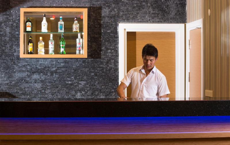 Lonicera City Hotel - image 18