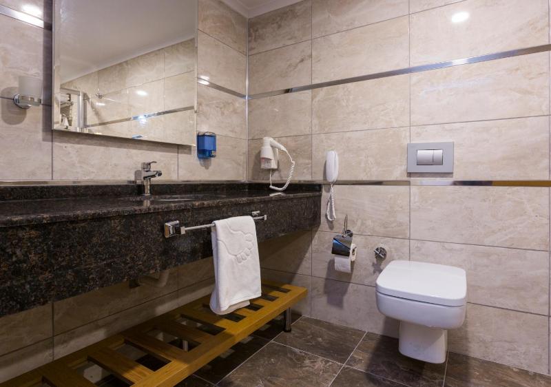Lonicera City Hotel - image 42