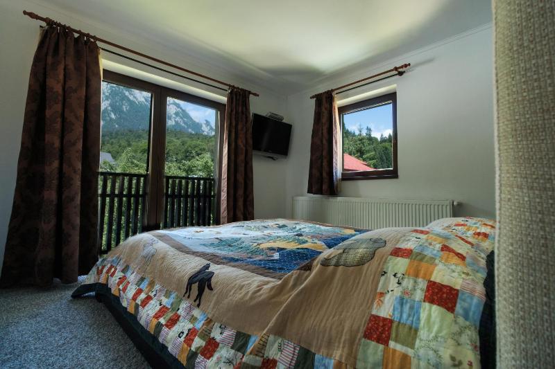 Deluxe Double or Twin Room with Mountain View image 4