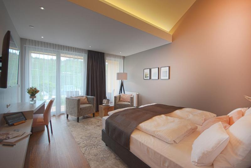 Double Room with Balcony image 1