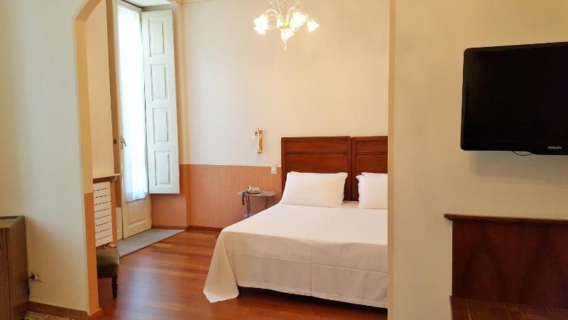 Triple Room image 4