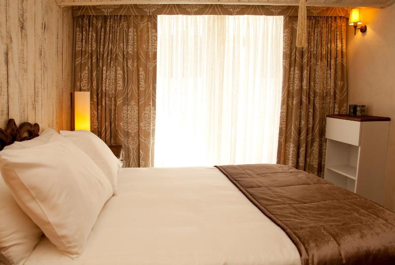 Executive Double or Twin Room image 2