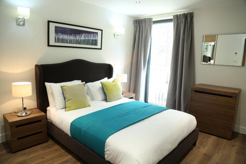 One-Bedroom Apartment image 2