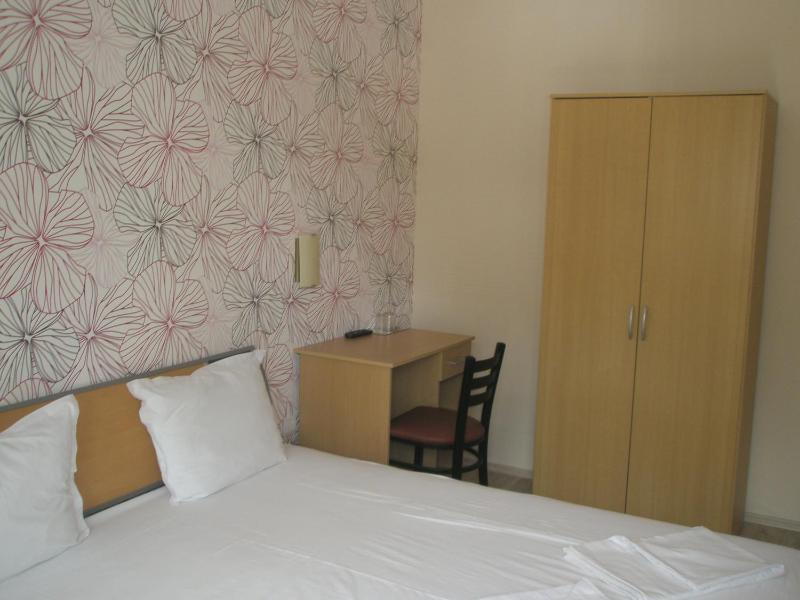 Double Room image 1