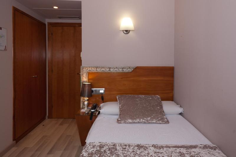 Hotel Vetusta - image 3
