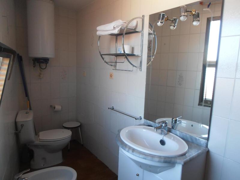 One-Bedroom Apartment (2 Adults + 2 Children) image 4