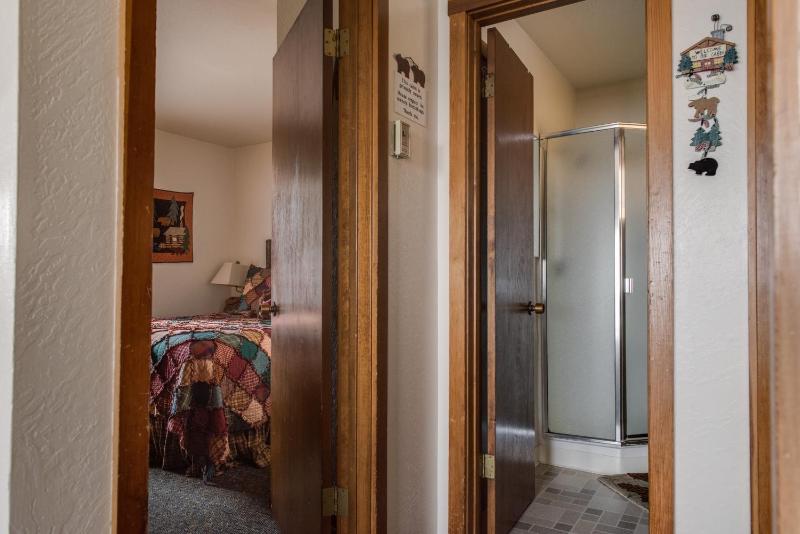 One-Bedroom Suite image 2