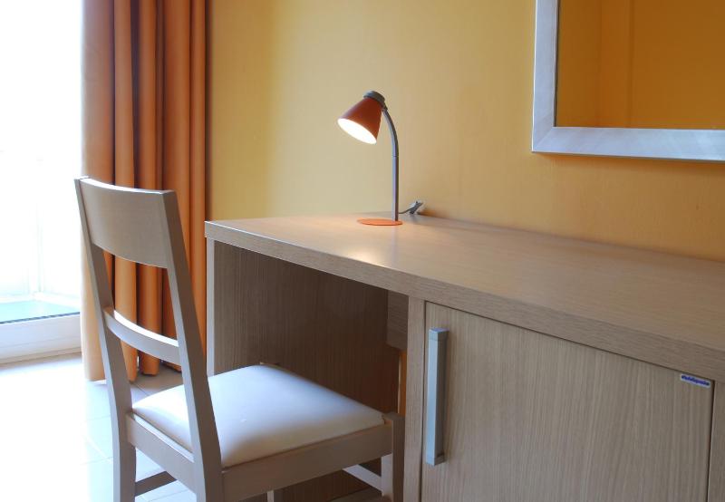 Standard Double or Twin Room image 4