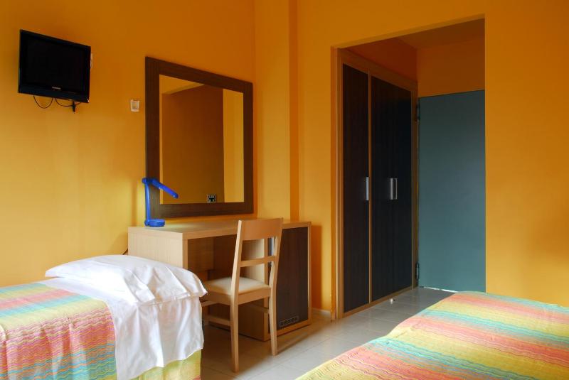 Standard Triple Room image 1