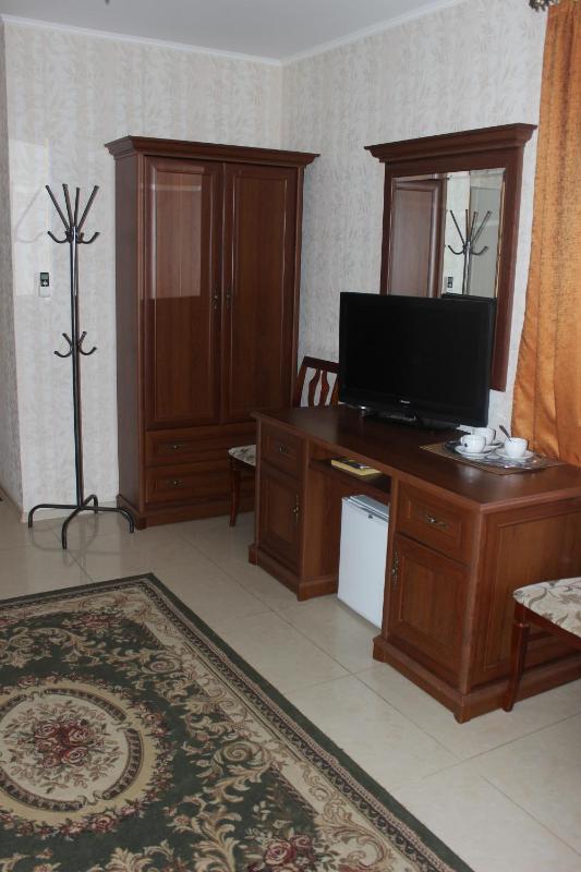 Classic Triple Room image 2