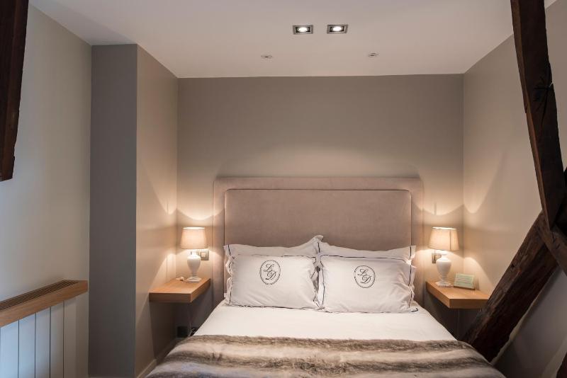 Superior Suite image 4