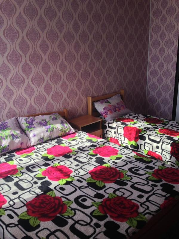 Economy Triple Room image 1