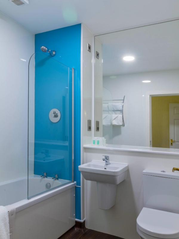 Double Room image 2