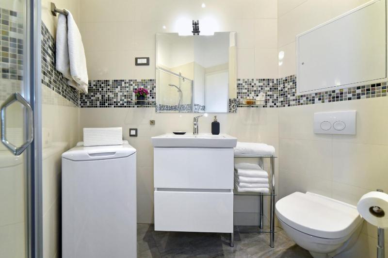 Studio Apartment image 3