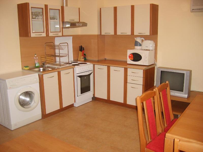 One-Bedroom Apartment image 2