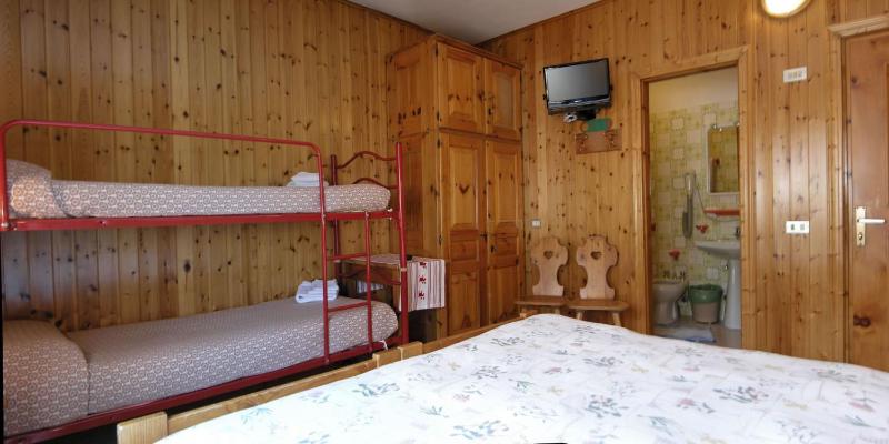Family Room (2 Adults + 2 Children) image 4