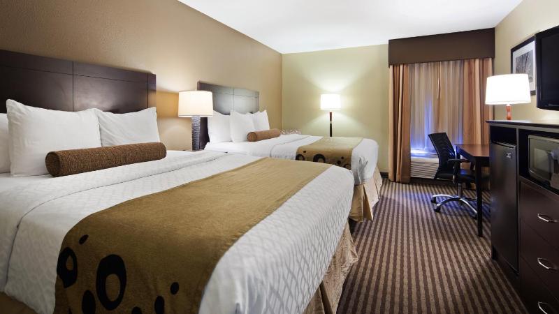 Queen Room with Two Queen Beds - Disability Access - Non Smoking image 2