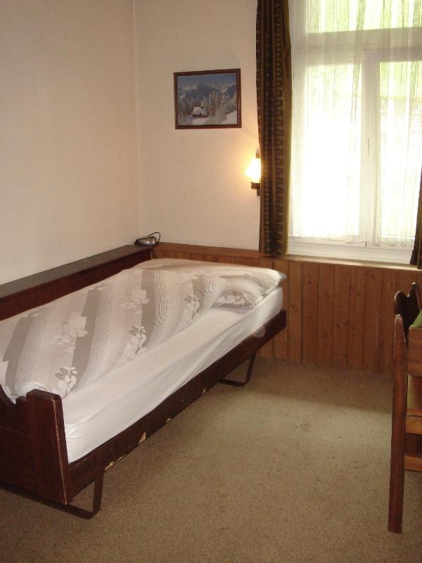 Single Room image 4