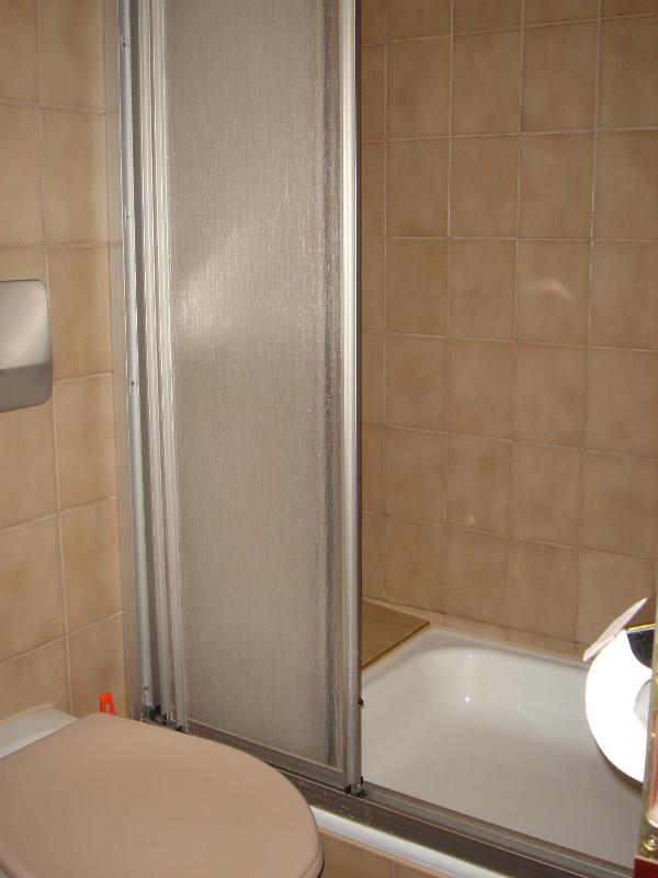 Single Room image 2