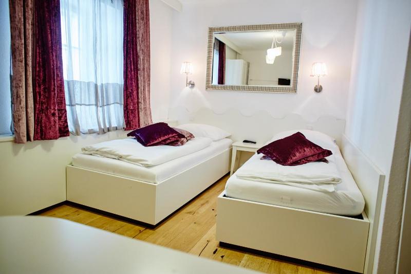 Single Room image 4