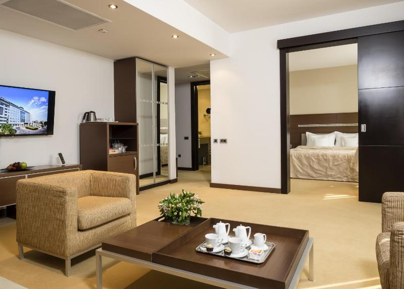 Deluxe Apartment image 2