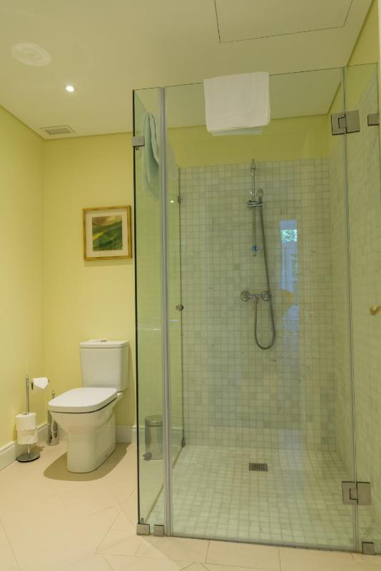 Standard Single Room with Land View image 2