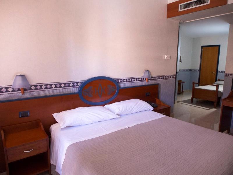 Triple Room image 2