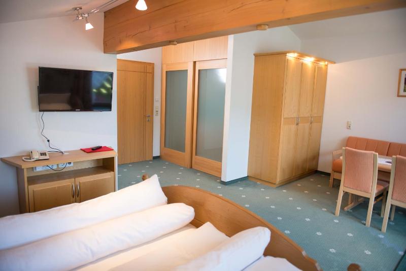 Deluxe Double Room with Balcony image 1