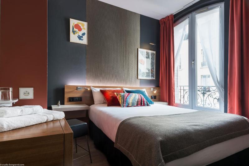 Superior Double Room image 3