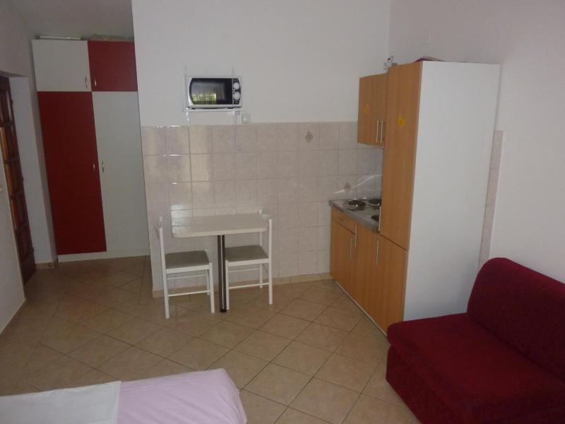 Studio Apartment with Balcony image 4