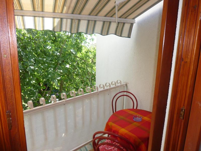 Studio Apartment with Balcony image 3